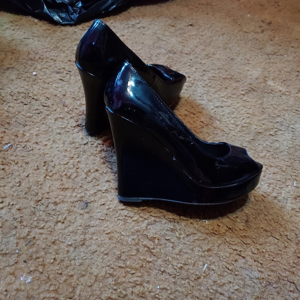 Shoes - Picture 2 of 2